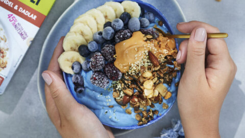 Mustikka smoothiebowl